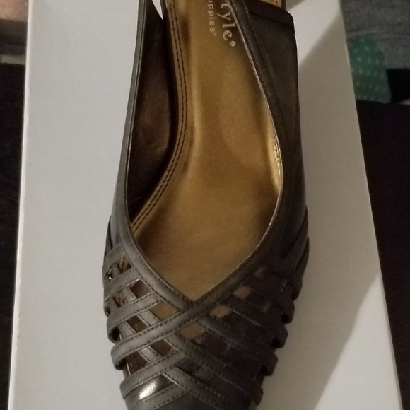 Heels - Picture 1 of 5